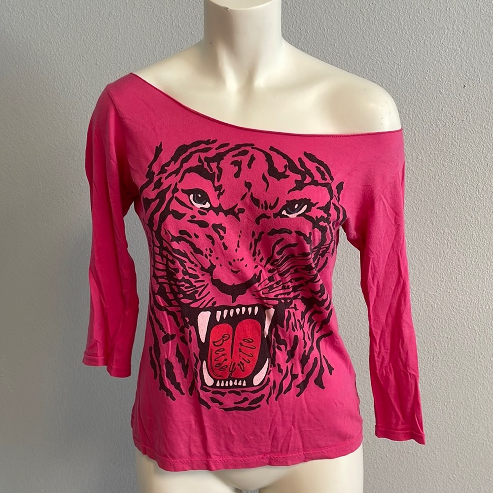 Betsey Johnson Tiger off-shoulder Top